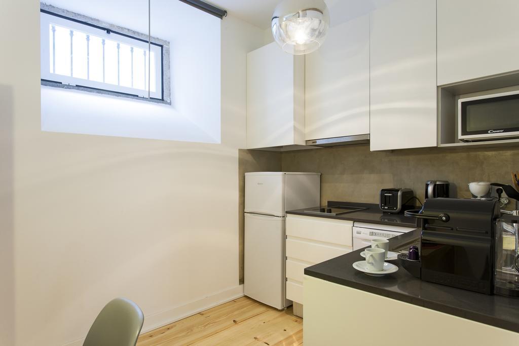 Joivy Cosy 1-Bed Flat With Workspace In Santa Catarina, Moments From Luis De Camoes Sq Lisbona Camera foto