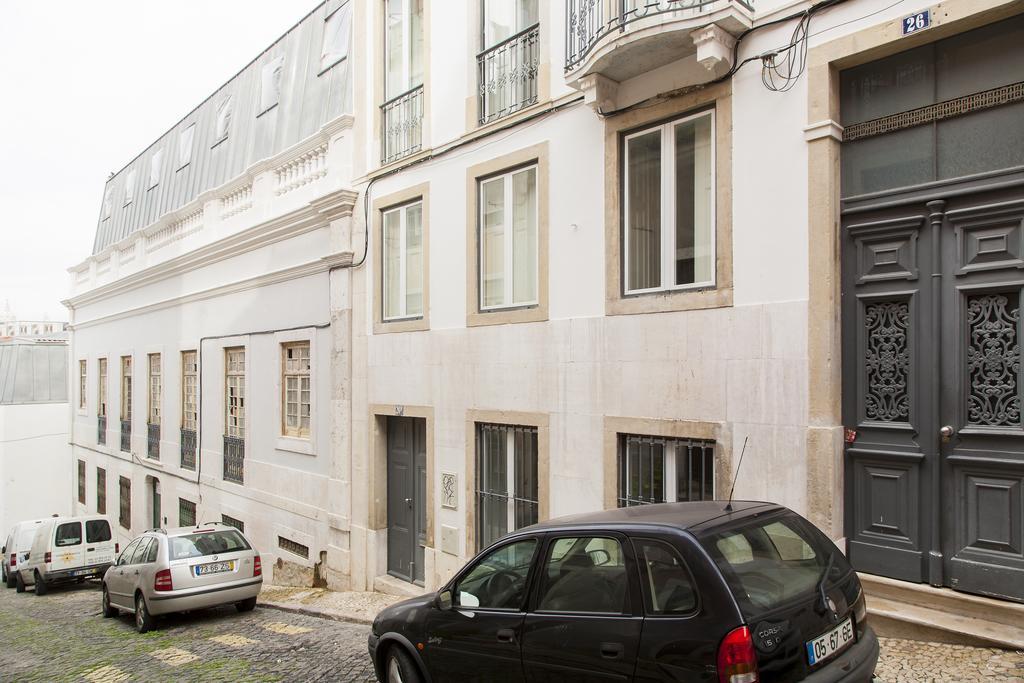Joivy Cosy 1-Bed Flat With Workspace In Santa Catarina, Moments From Luis De Camoes Sq Lisbona Camera foto