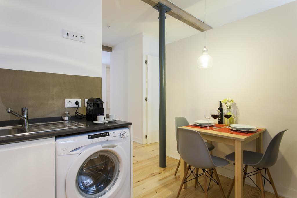 Joivy Cosy 1-Bed Flat With Workspace In Santa Catarina, Moments From Luis De Camoes Sq Lisbona Camera foto