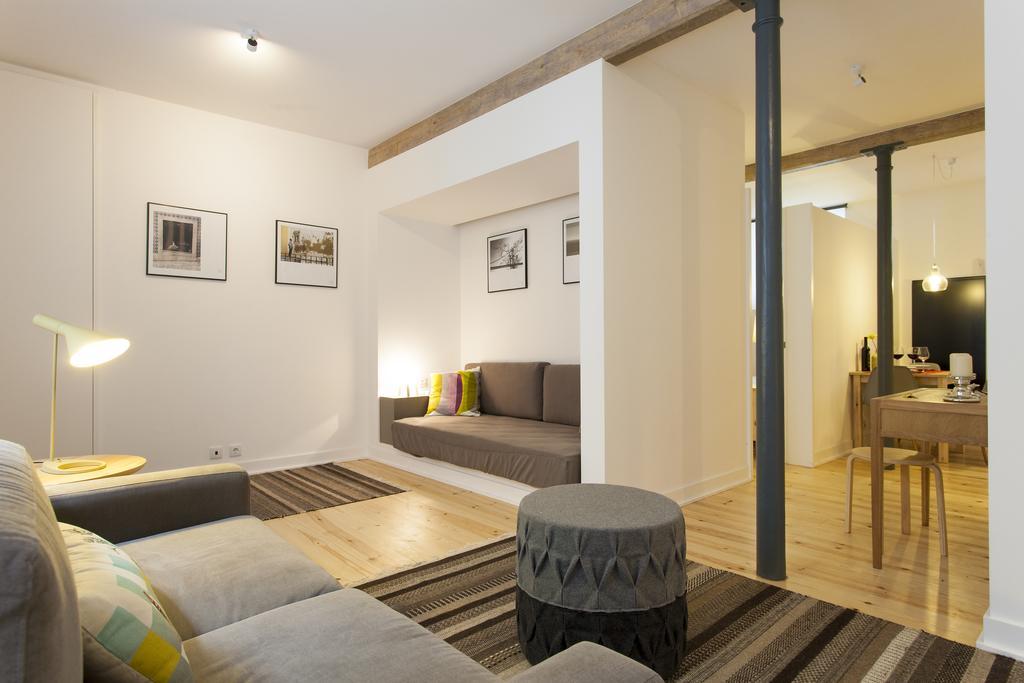 Joivy Cosy 1-Bed Flat With Workspace In Santa Catarina, Moments From Luis De Camoes Sq Lisbona Camera foto
